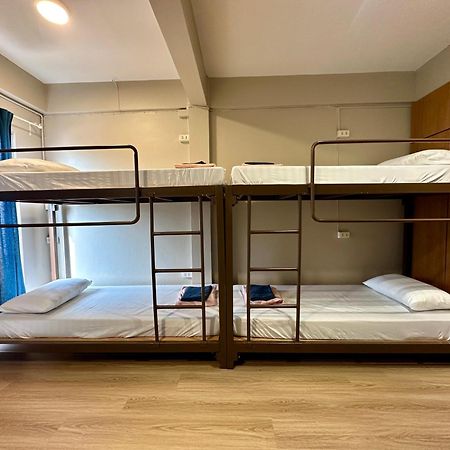 Films House Hostel بانغسين المظهر الخارجي الصورة
