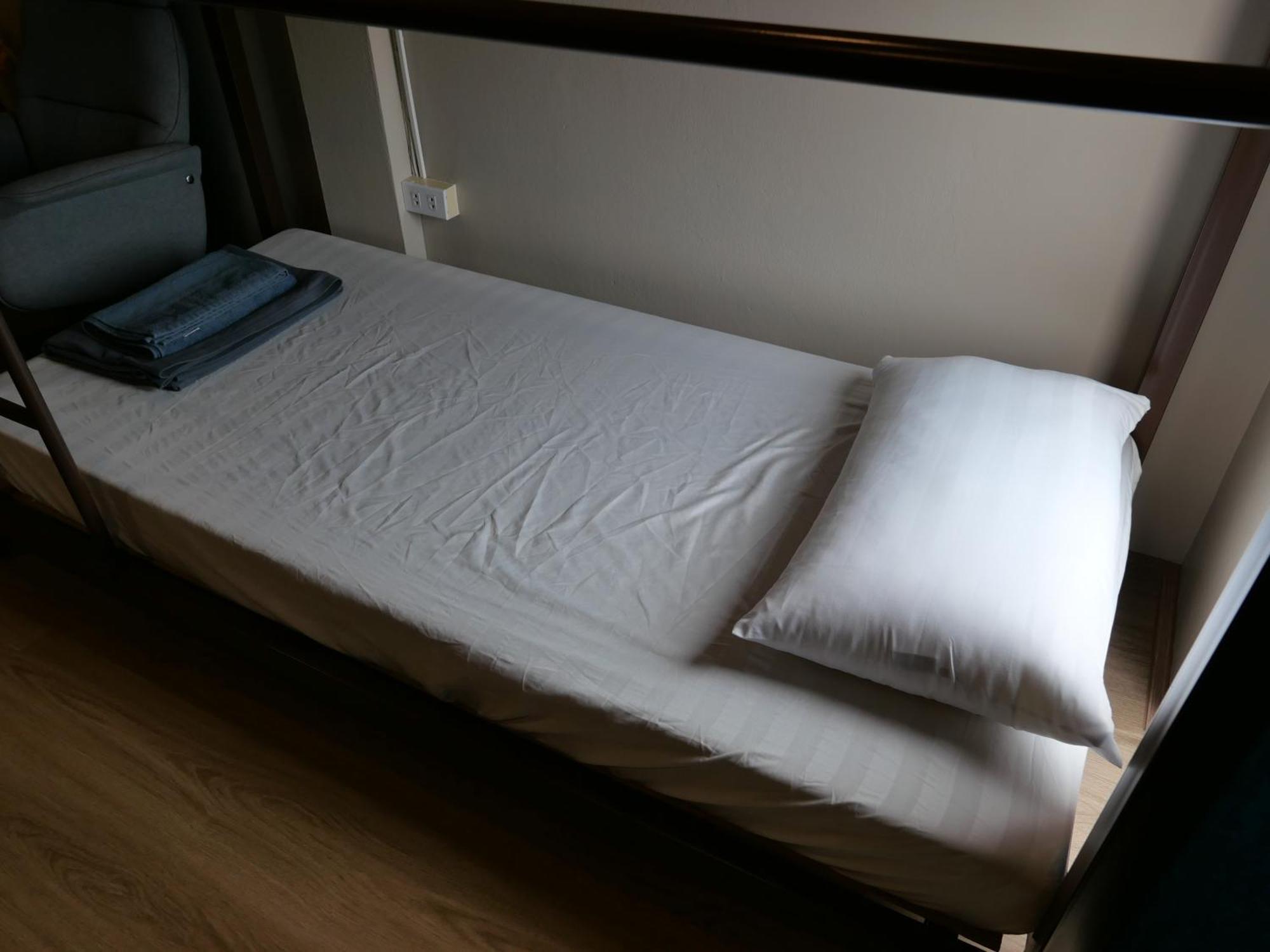 Films House Hostel بانغسين المظهر الخارجي الصورة