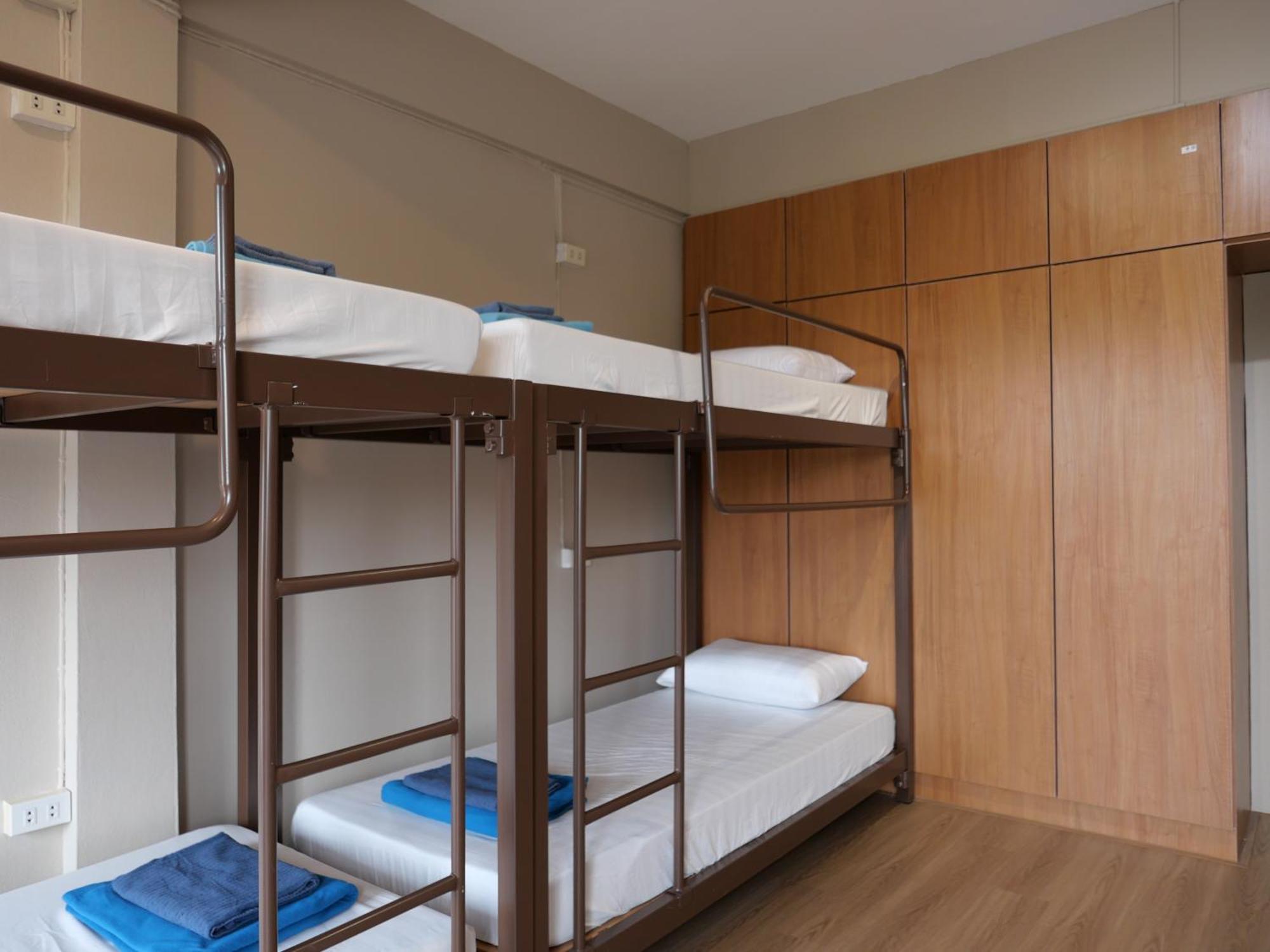 Films House Hostel بانغسين المظهر الخارجي الصورة