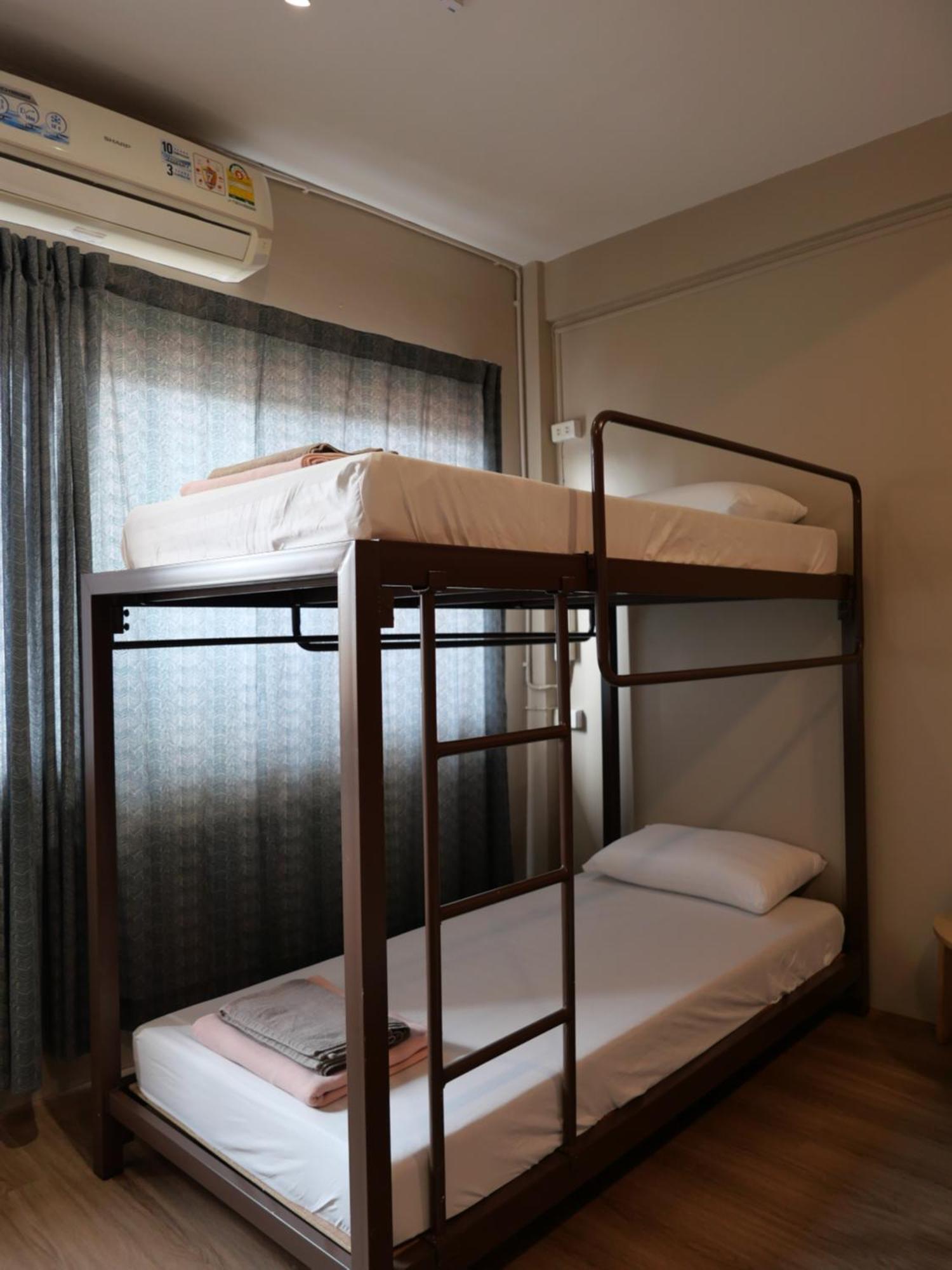 Films House Hostel بانغسين المظهر الخارجي الصورة
