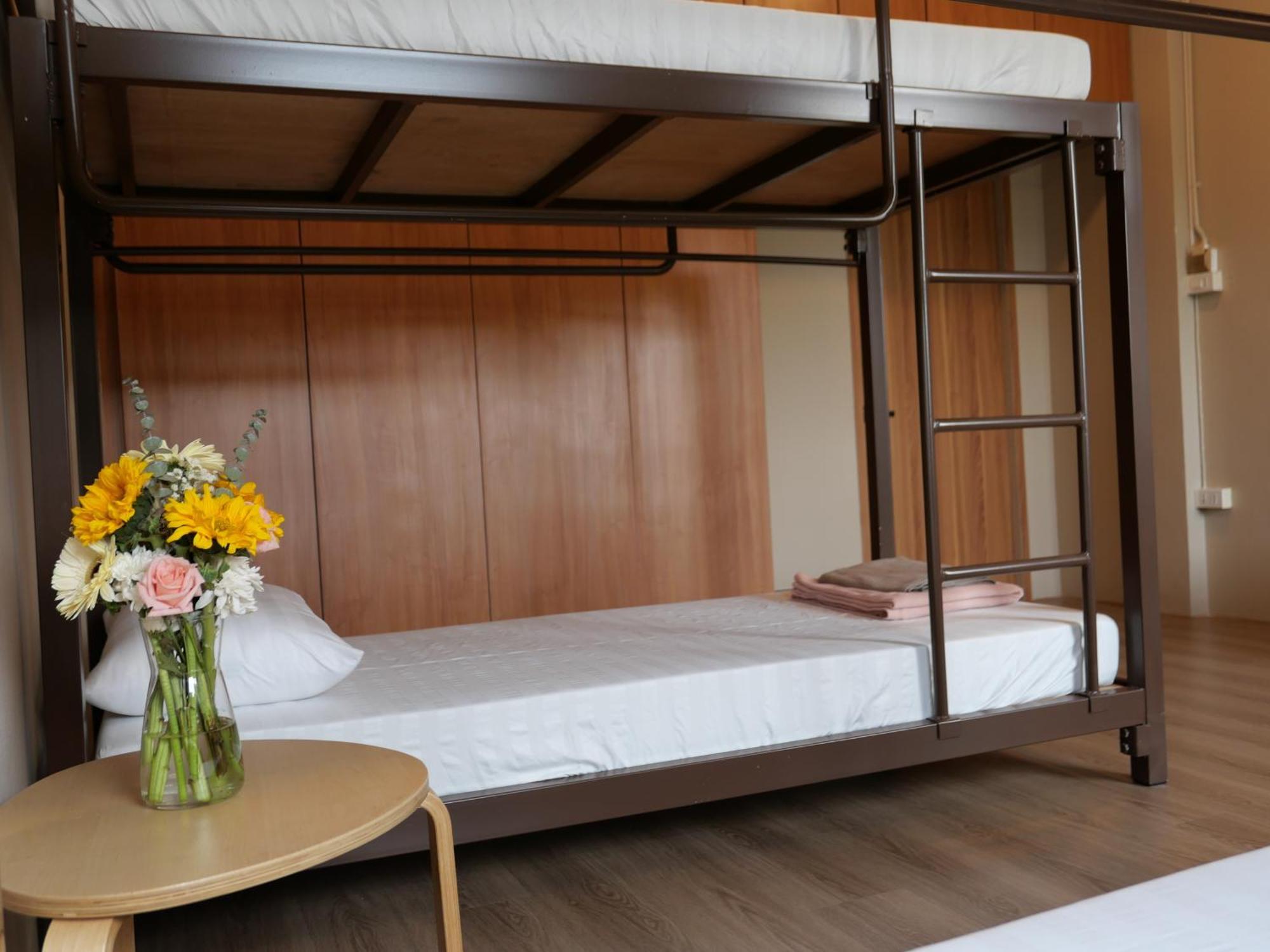 Films House Hostel بانغسين المظهر الخارجي الصورة